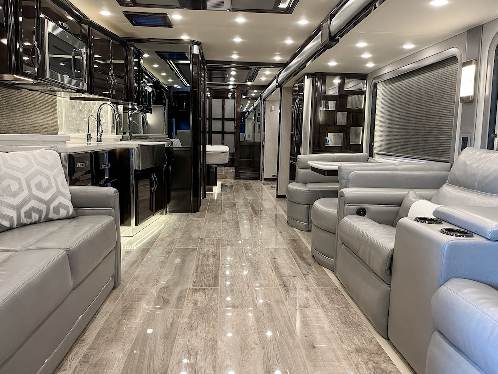 2020 Newmar King Aire 4531Triple Slide