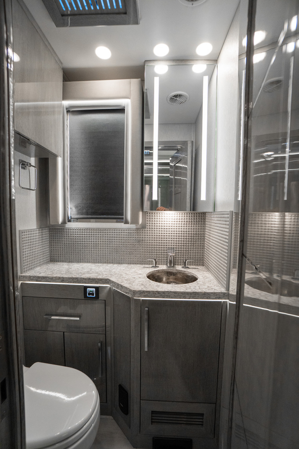 2021 Newmar King Aire 4531Triple Slide