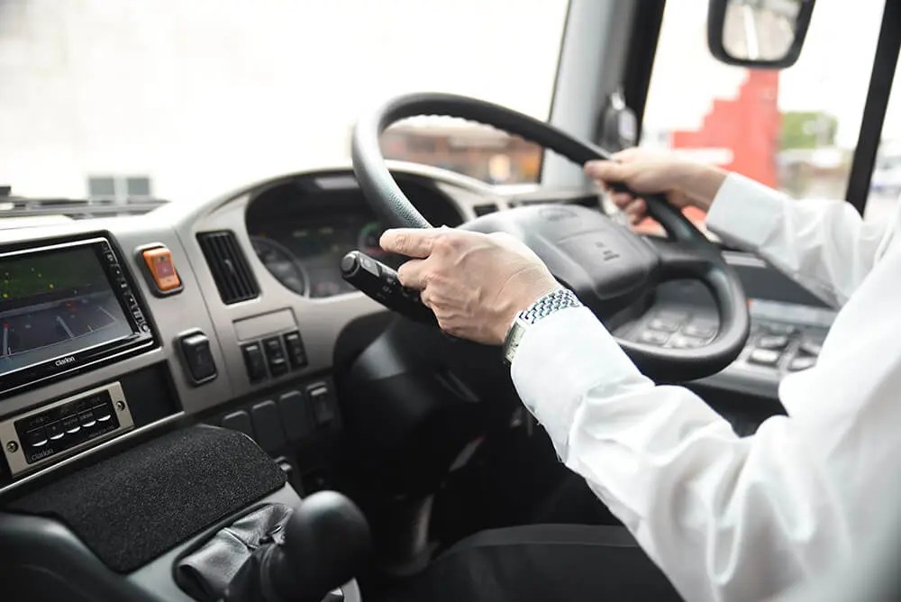 大型バスはレンタルできる？運転手なしの車両レンタル可能なバスや注意点を徹底解説！ バス旅ねっと