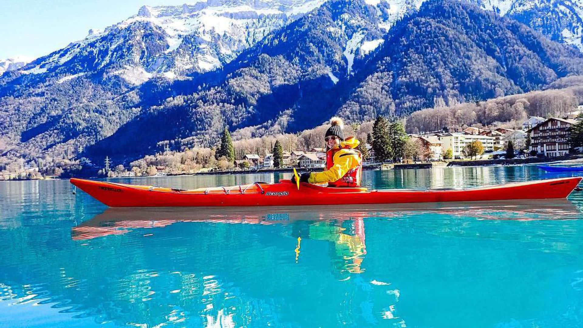 Winter Kayak Tour Lake Brienz Bus2alps