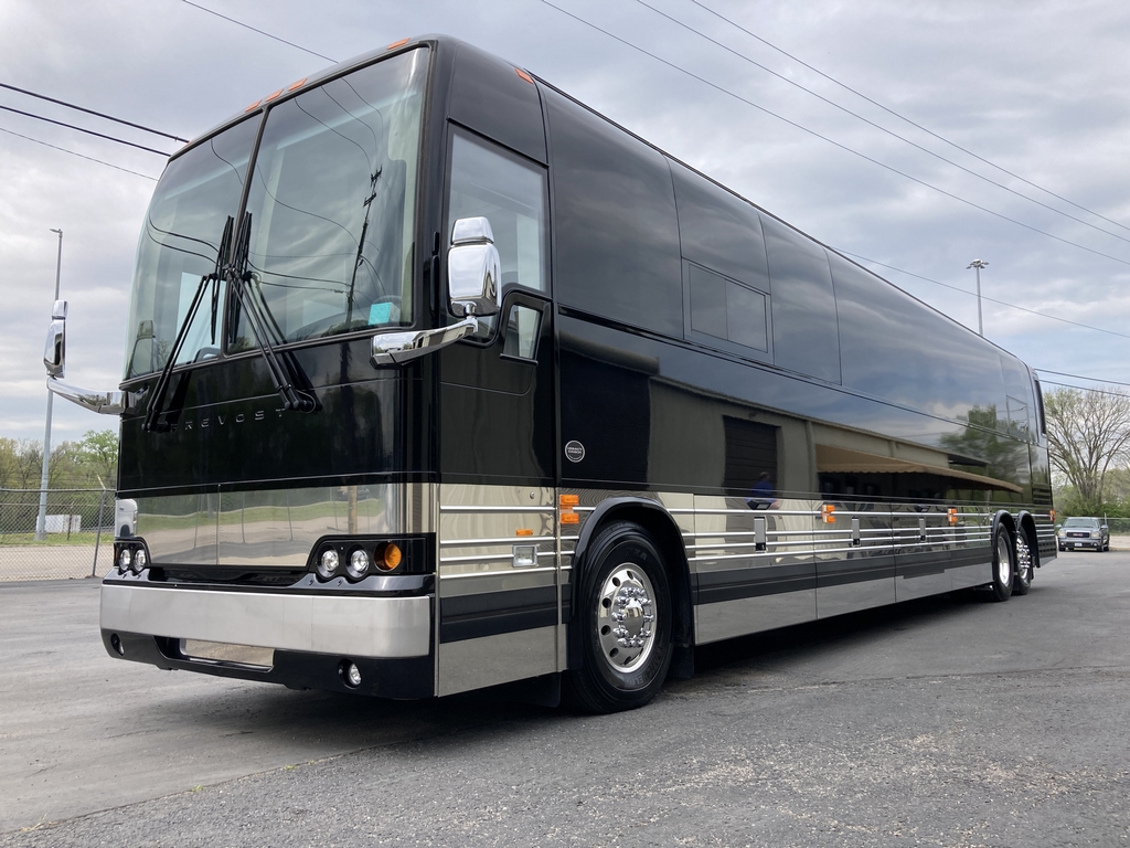 2023 Prevost X345 Entertainer Coach Red October
