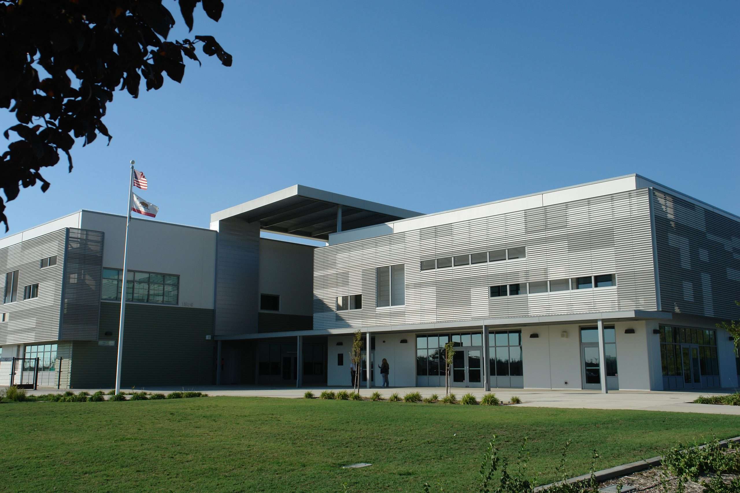 Lombardi K8 Elementary School Bush Construction