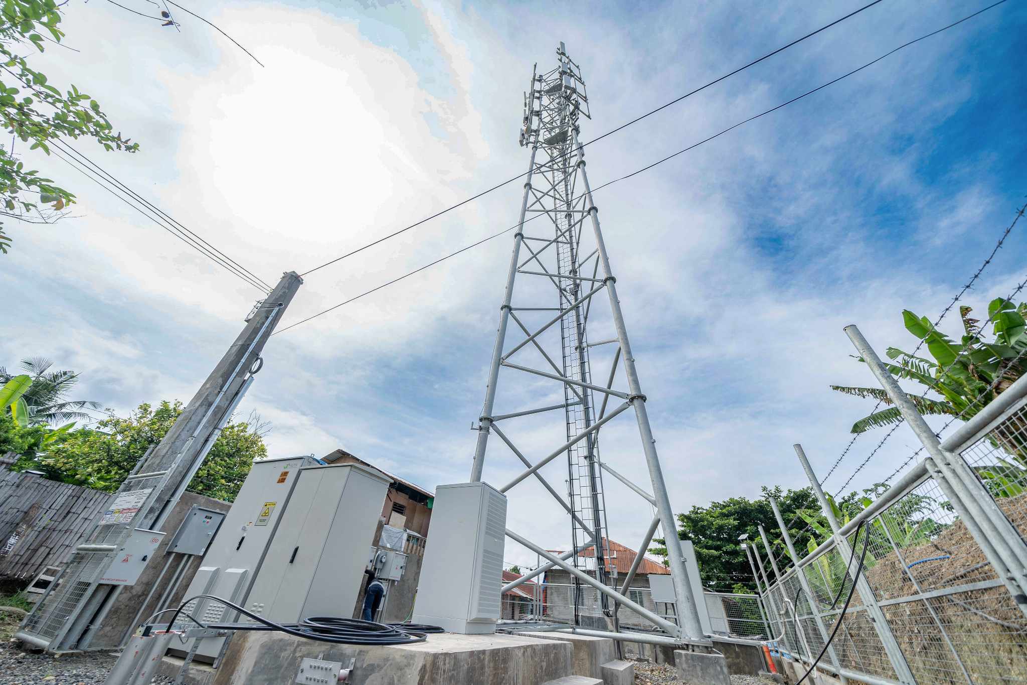 Unity partners with VECO to power up its first 3tenant tower; acquires