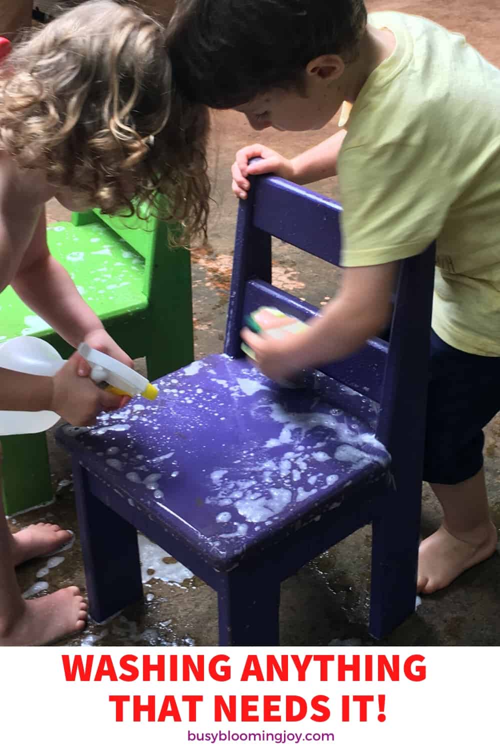49 Simple & fun outdoor activities for preschoolers (that toddlers will