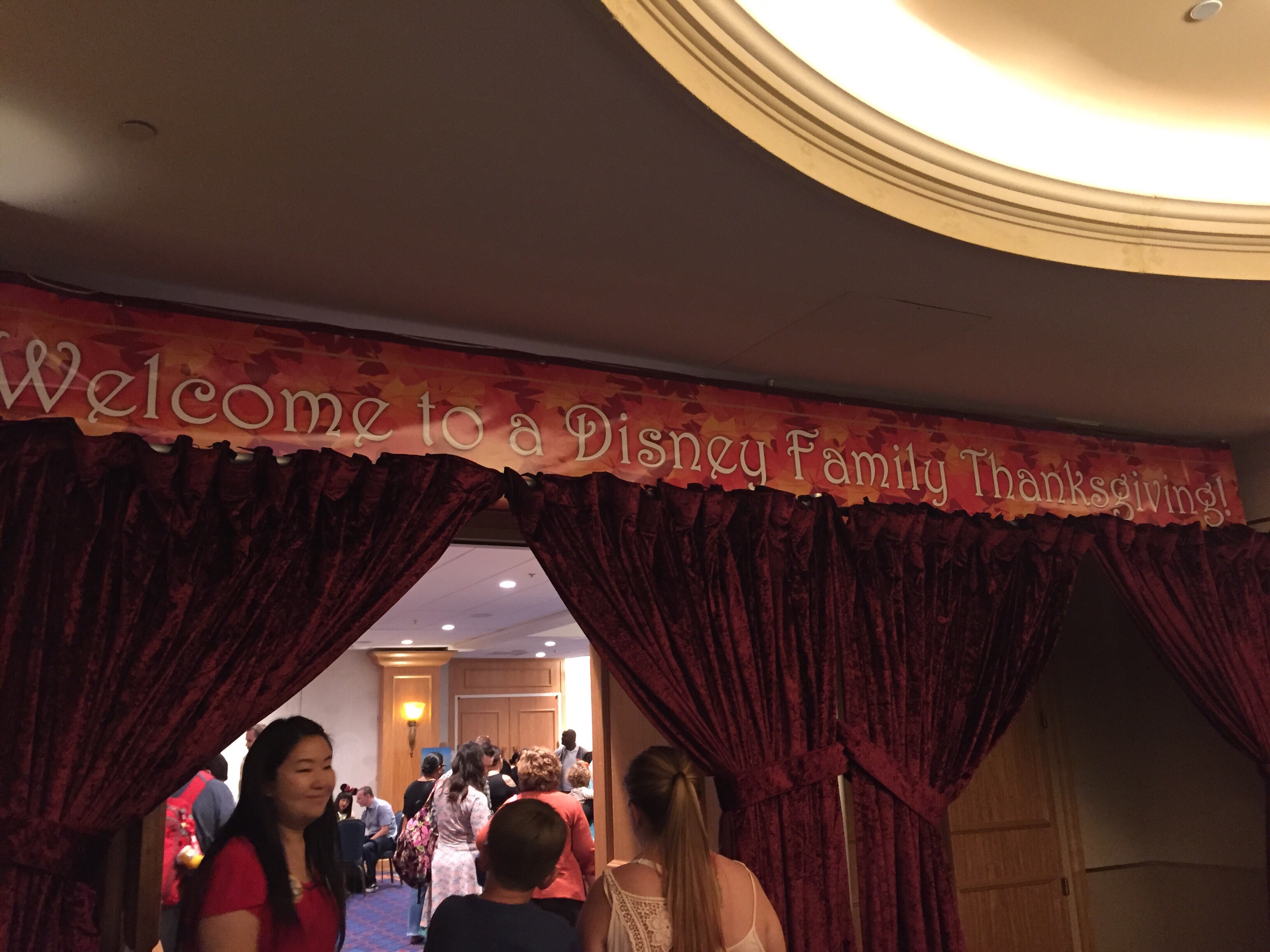 Disneyland Hotel Thanksgiving Feast 2017 Busy Disney