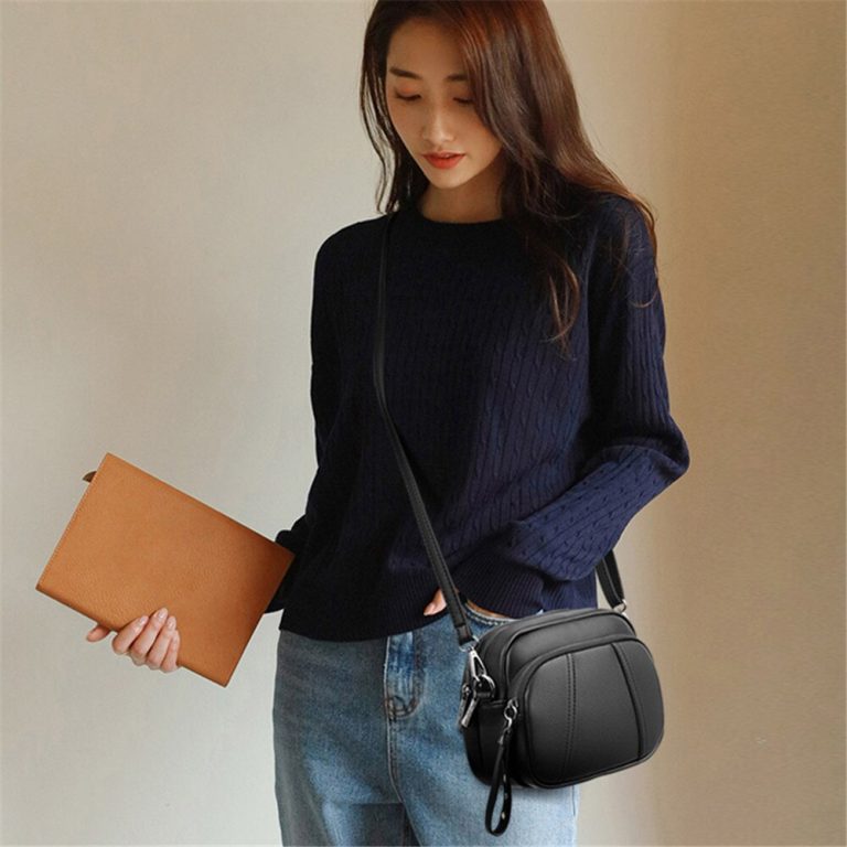 Rivet Tassel Simple Designer Black Crossbody Bags for Women https