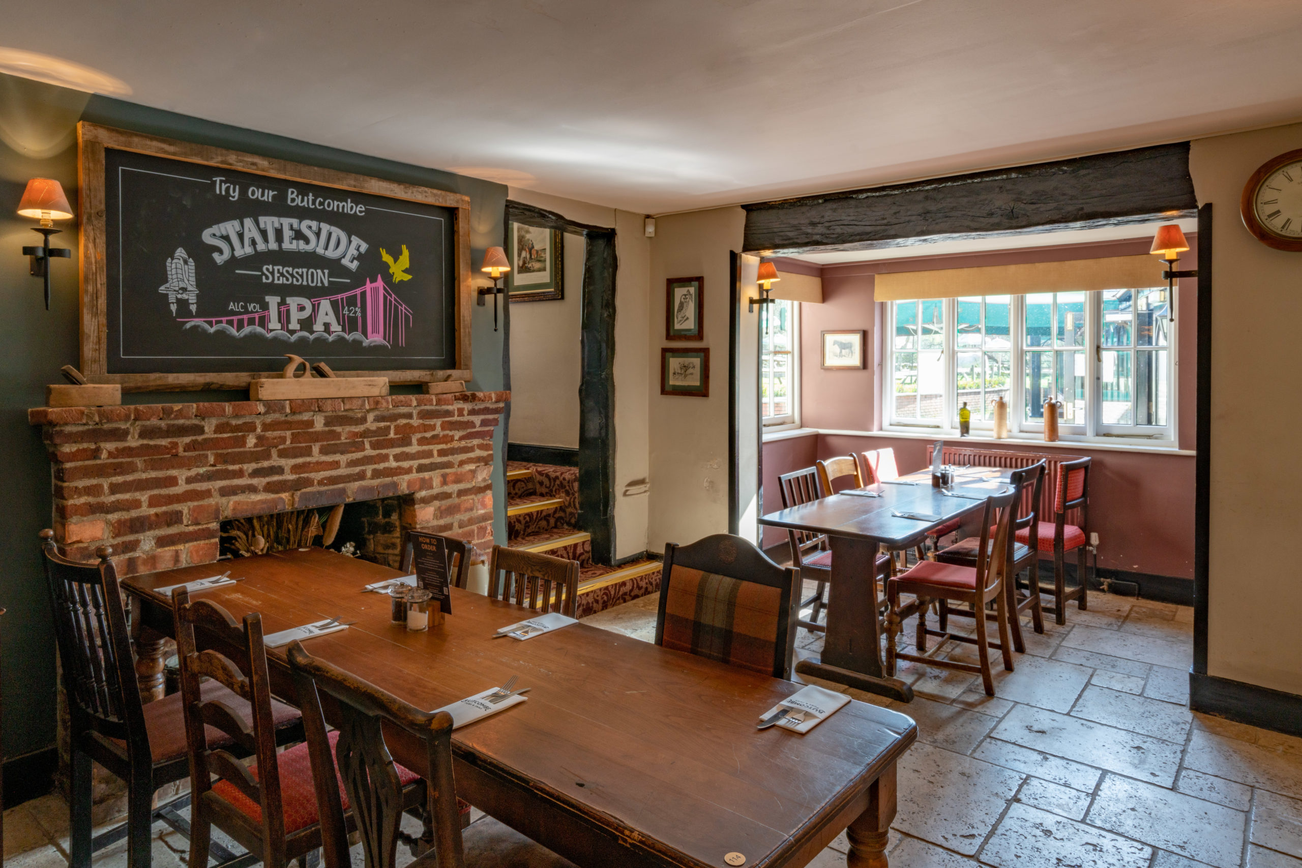 High Corner Inn Pub, Hotel & Restaurant In Ringwood, Hampshire