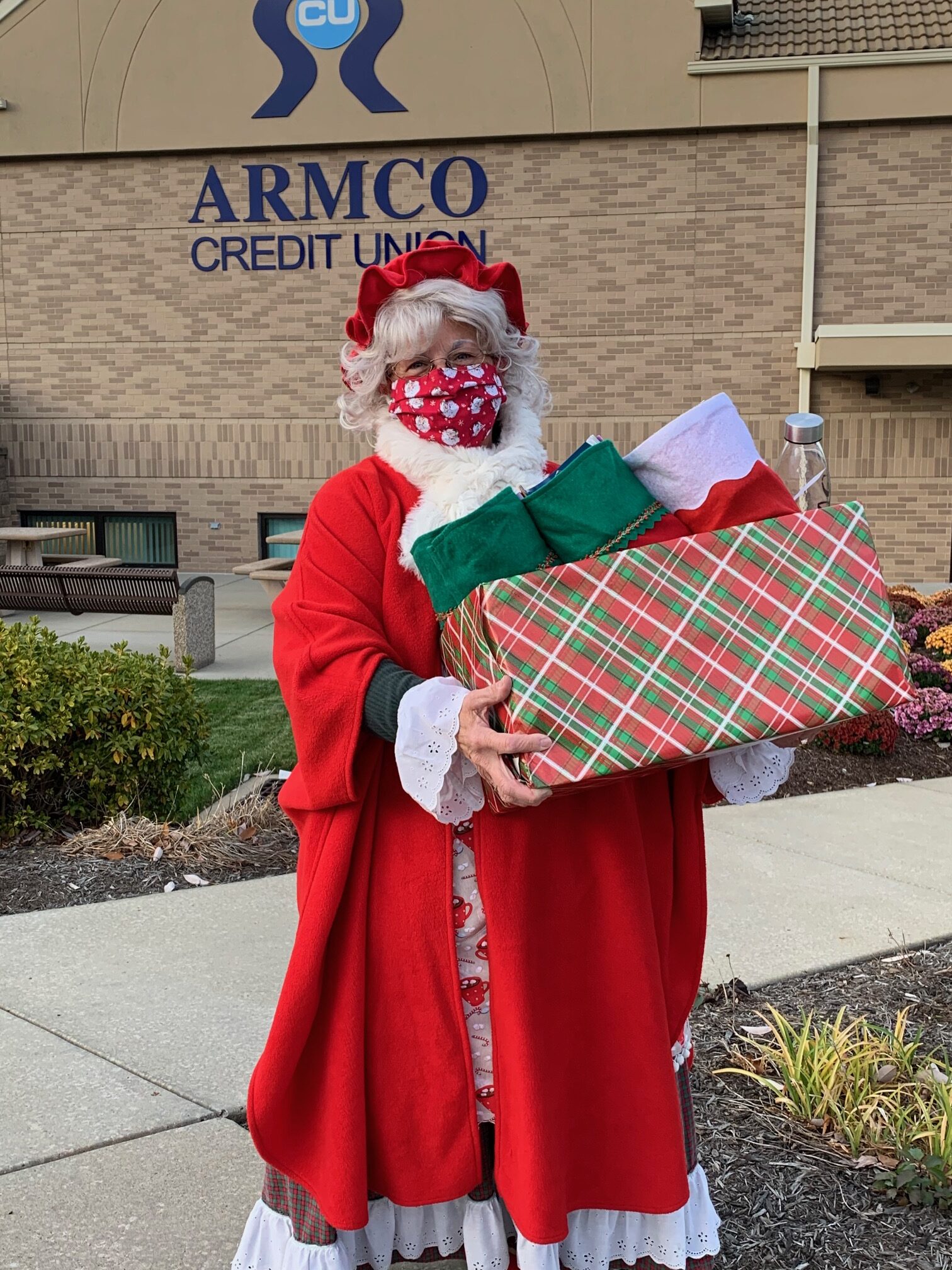 Hang Tough Donates Stockings Despite Pandemic