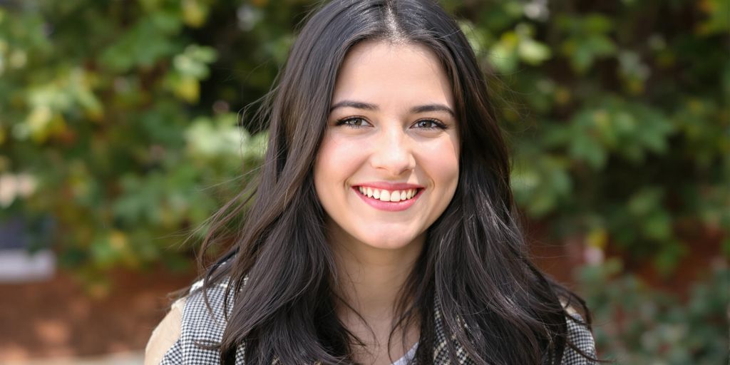 rachael kirkconnell age - Buttercup