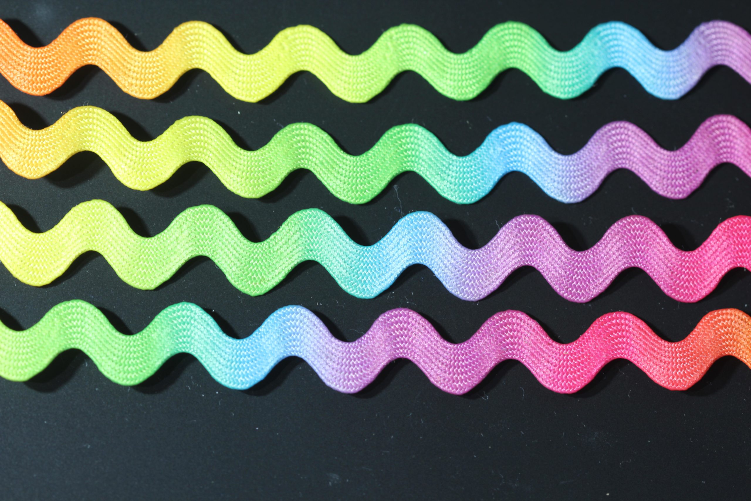 Rainbow Multicoloured Ric Rac 10mm Button Box Devon