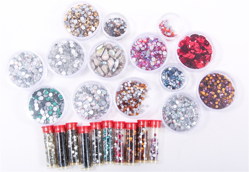 Lot Detail LOOSE RHINESTONES AND SEQUINS