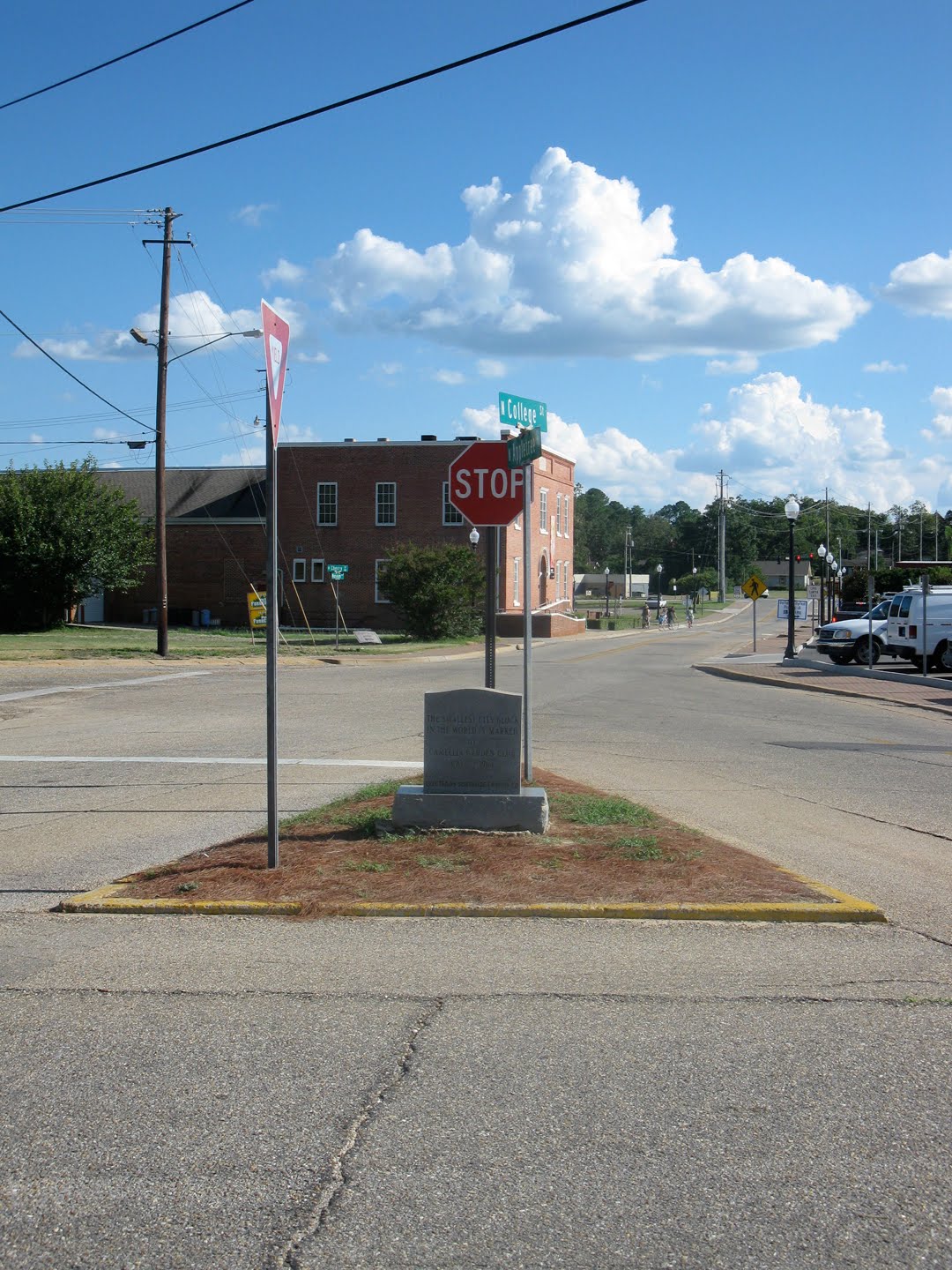 World's Smallest City Block (Dothan, Alabama) Buyoya