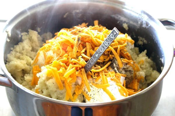 Say no to boring mashed potatoes! Load your spuds up with delicious cheddar cheese, sour cream and oh-yeah butter, and give your meal a special side.