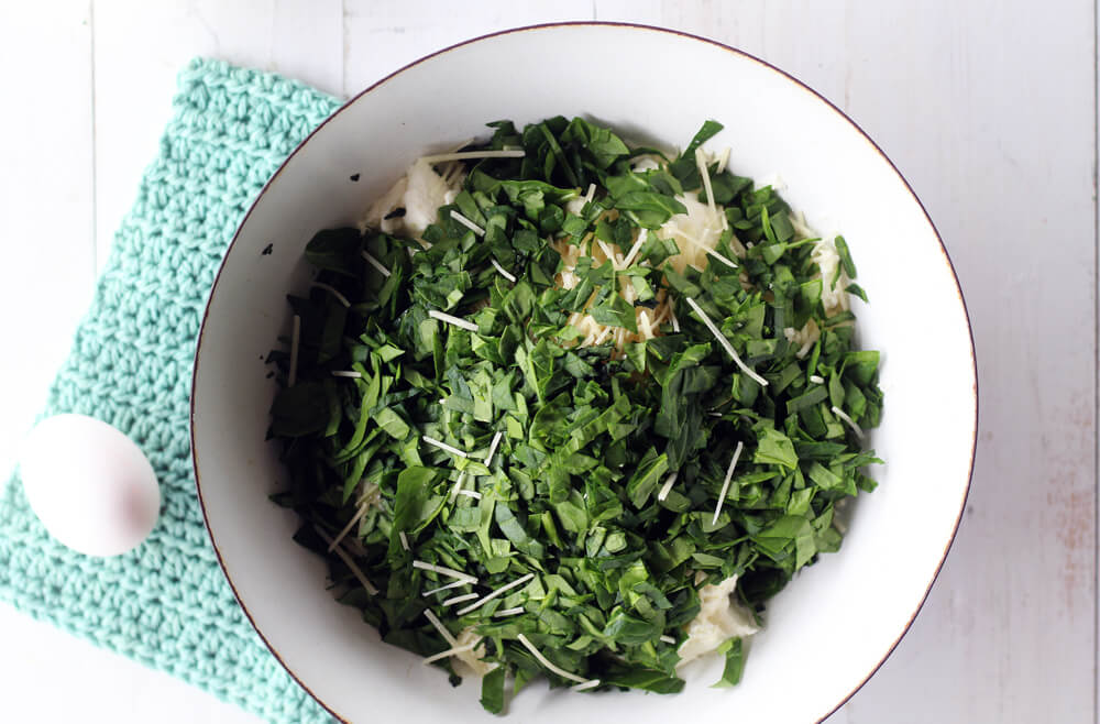 fresh baby spinach