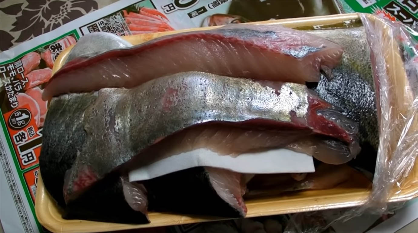 スーパーで買ってきた魚の切り身が動いているのだが ｜ バズプラスニュース