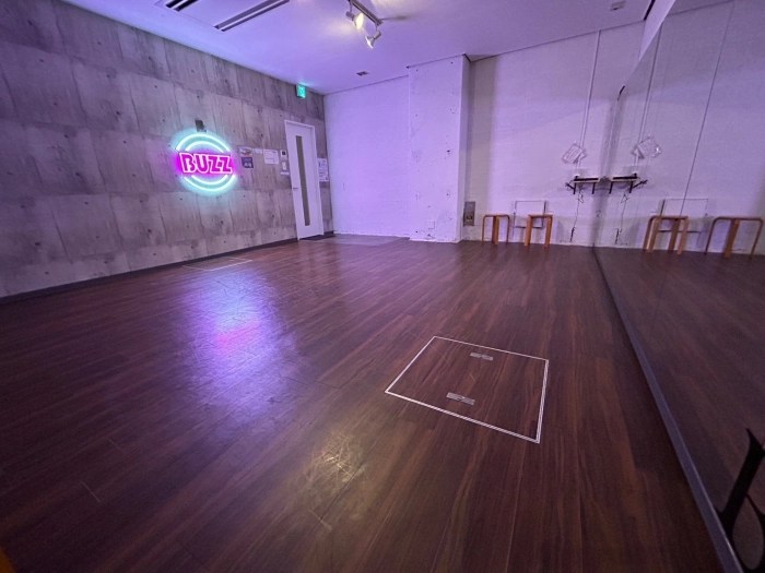 Bスタジオ BUZZ大阪心斎橋 格安レンタルスタジオ