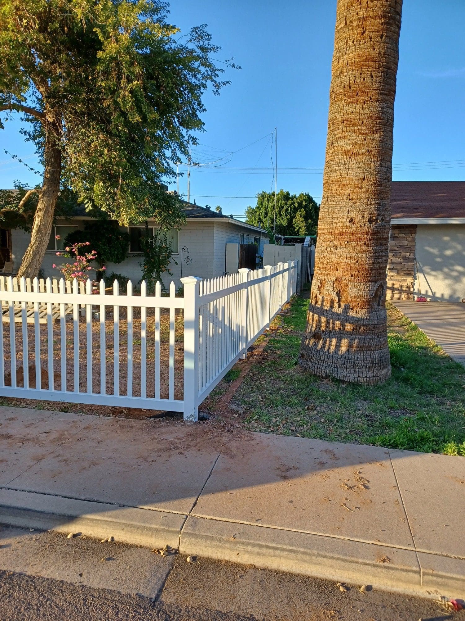 Vinyl Picket Fencing Installation Services Near Dallas Fort Worth