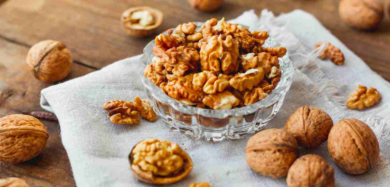 Walnuts Nutrition Facts Properties, Benefits