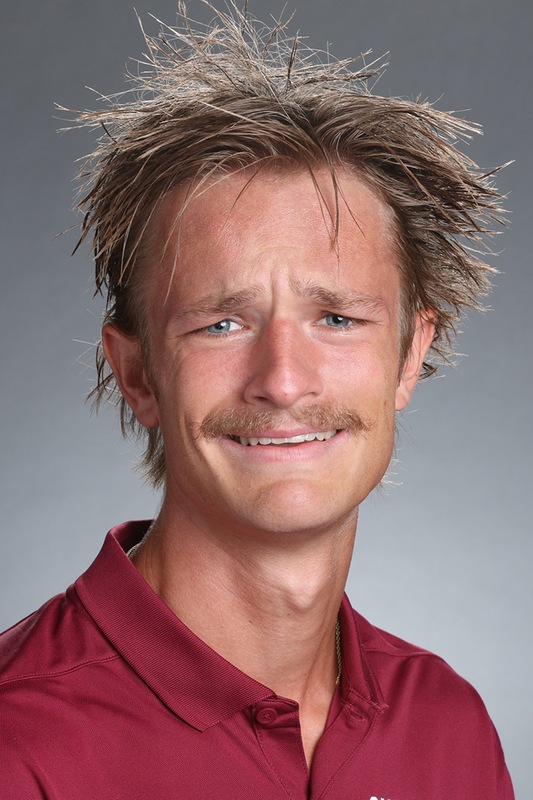 Santa Clara men’s cross country takes hilarious headshots