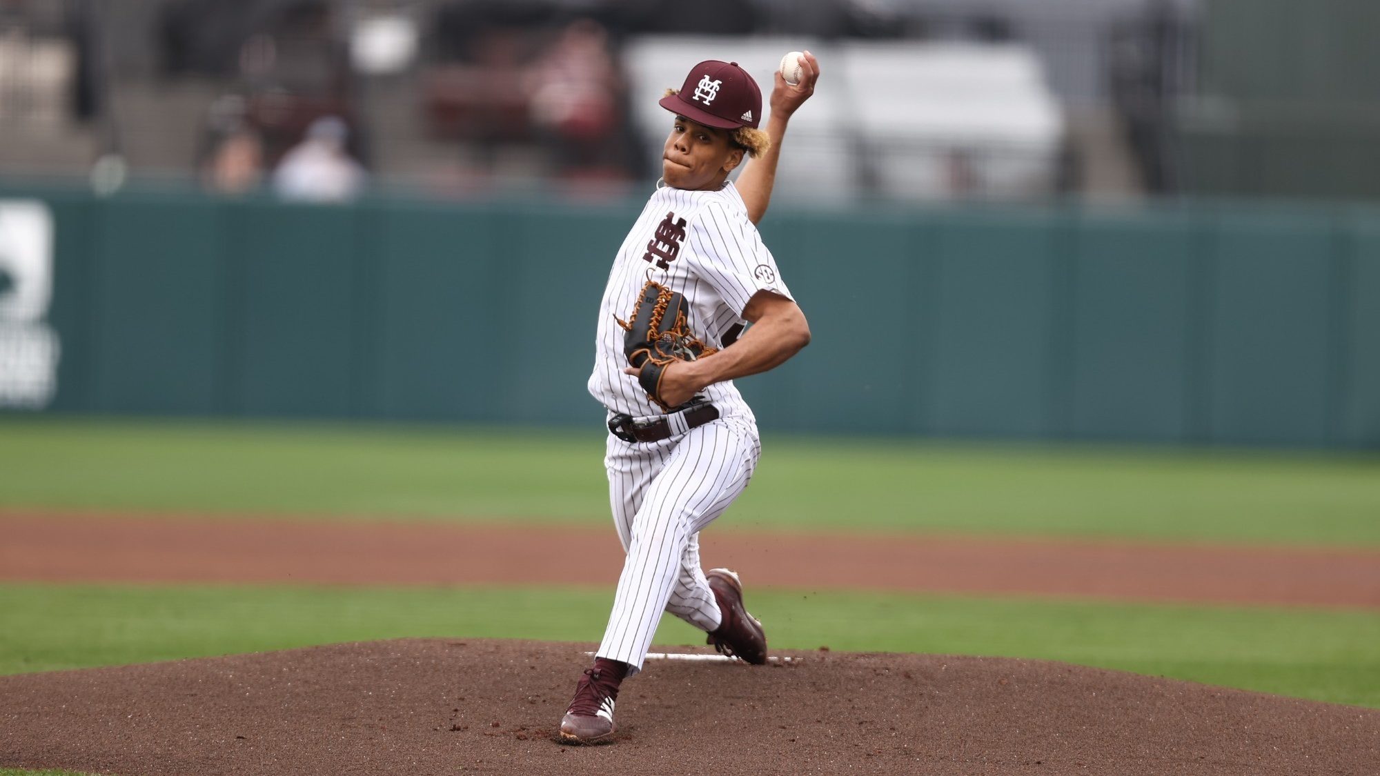 Ambidextrous switchpitcher dominates in first college start