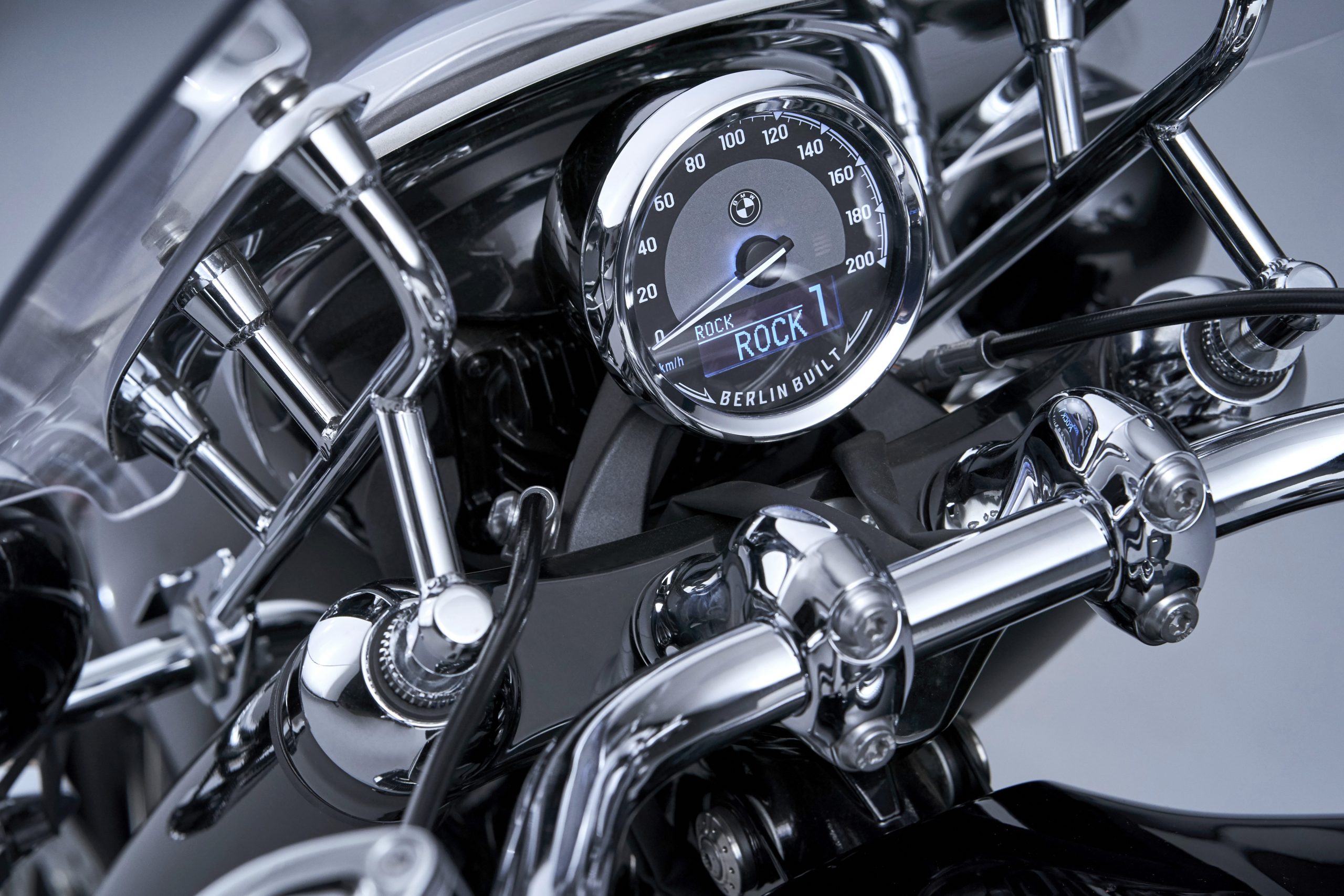 Die neue BMW R 18 Classic sowie die neue BMW R 18. BvZ