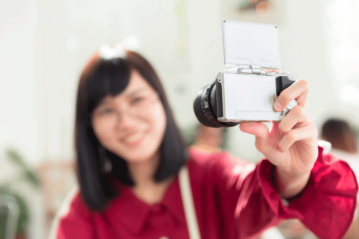 8 Best Canon Cameras With A Flip Screen (For Photo And Video) Brendan