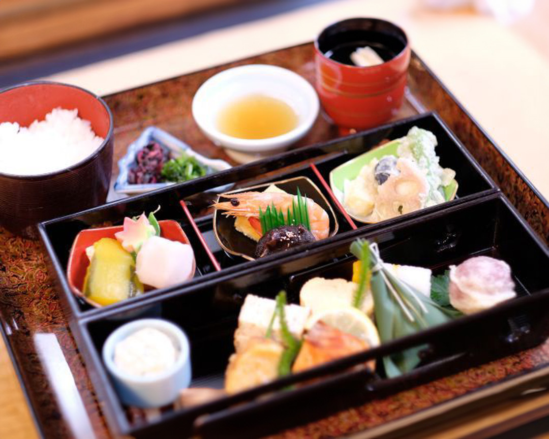 Tea Ceremony, Etiquette, & Japanese Food in Kyoto byFood