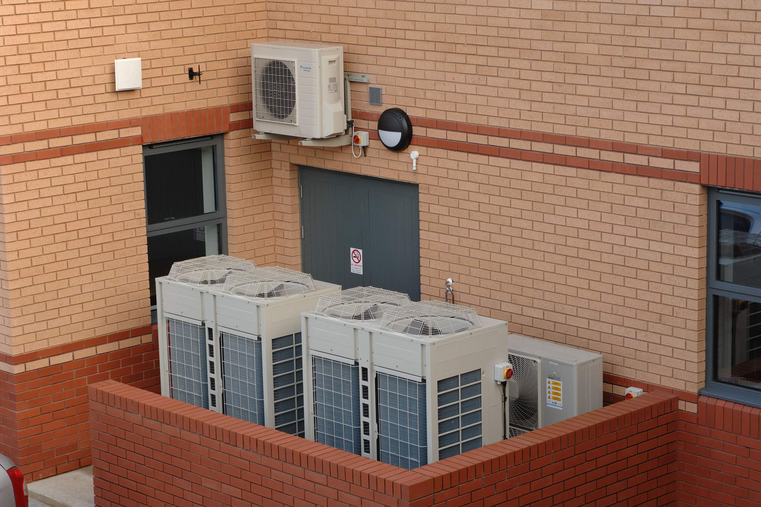 The UK Lags Behind Europe on Installing Low Carbon Heat Pumps Byline