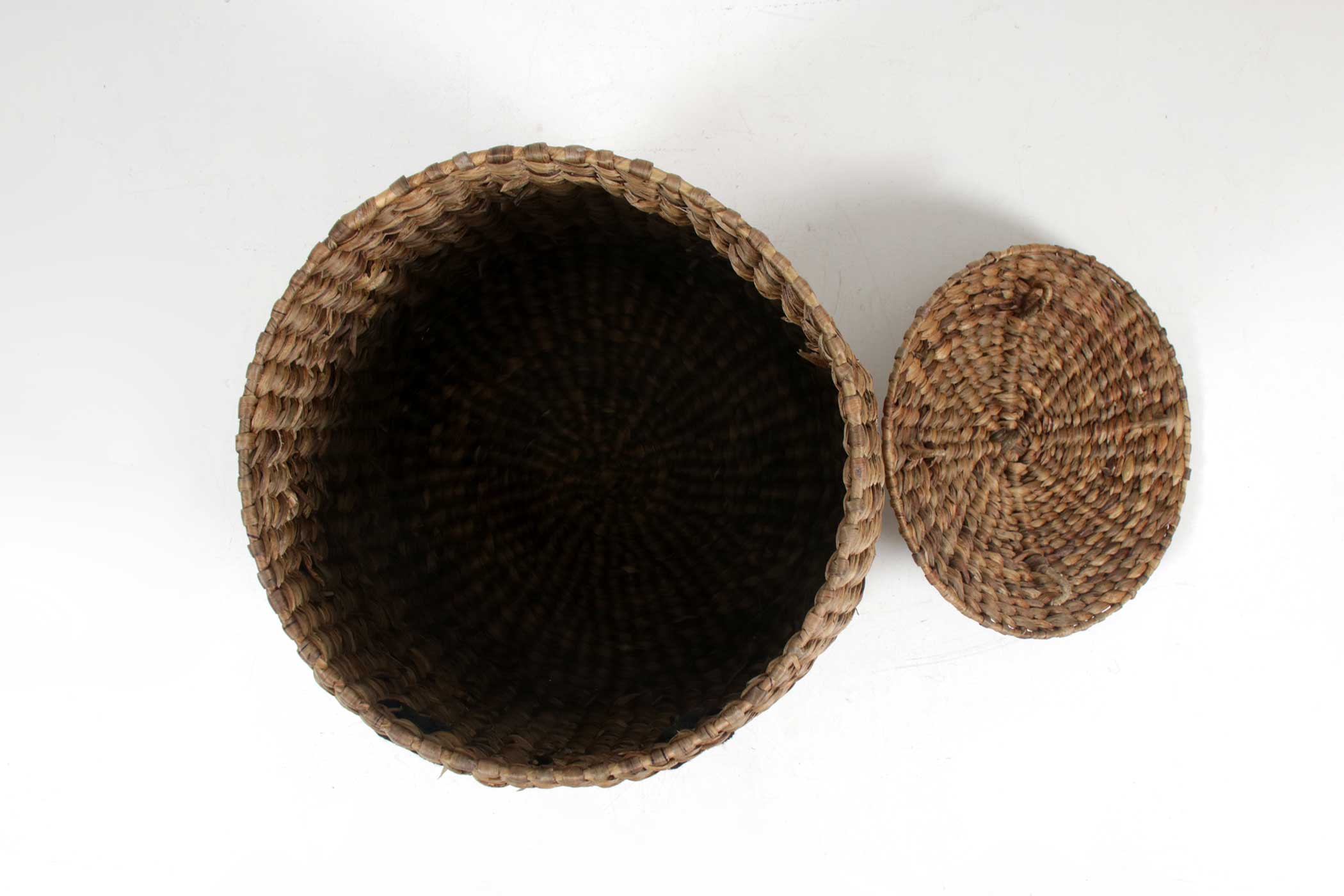 Bear Laundry Basket byMavi