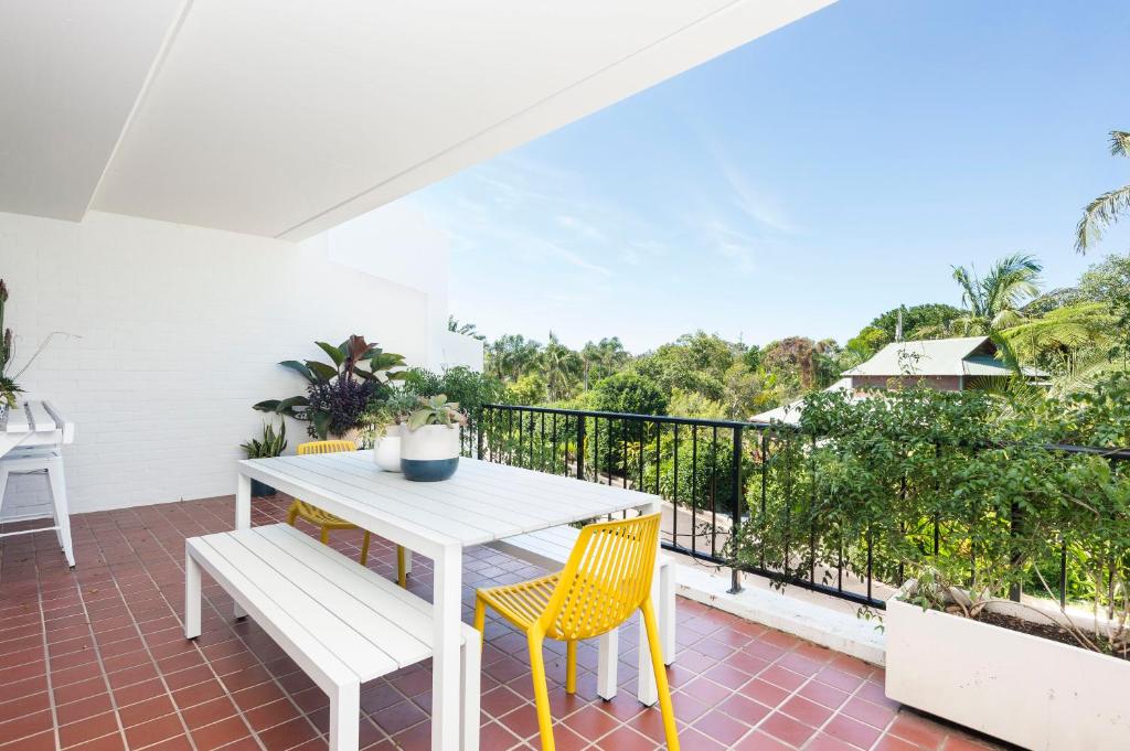 The Oasis Apartments The Official Guide