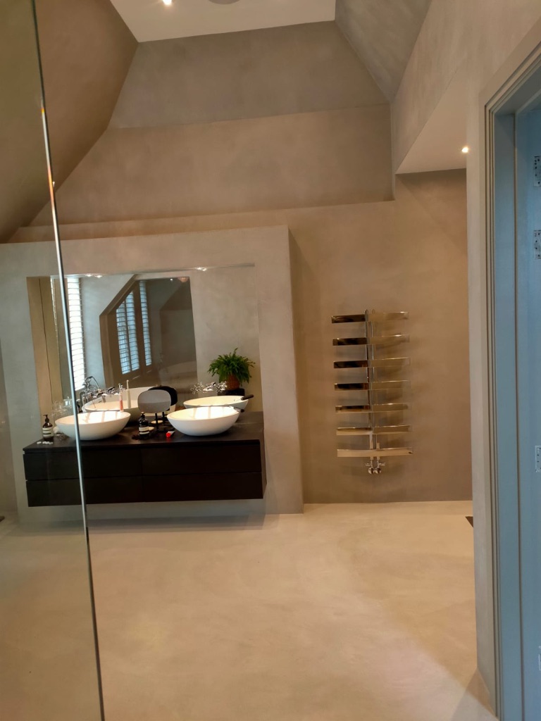 Microcement in a bathroom. SOBO