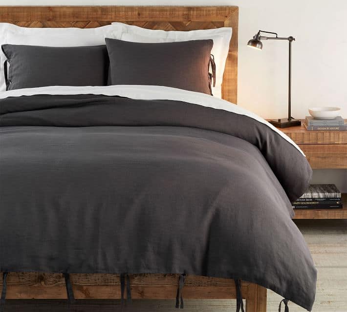 29 Cool College Bedroom Ideas For Guys (Suggested By College Students