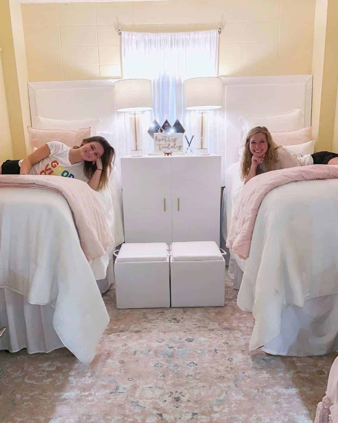 14 Dorm Headboard Iddien déi Äert Bett besser maachen