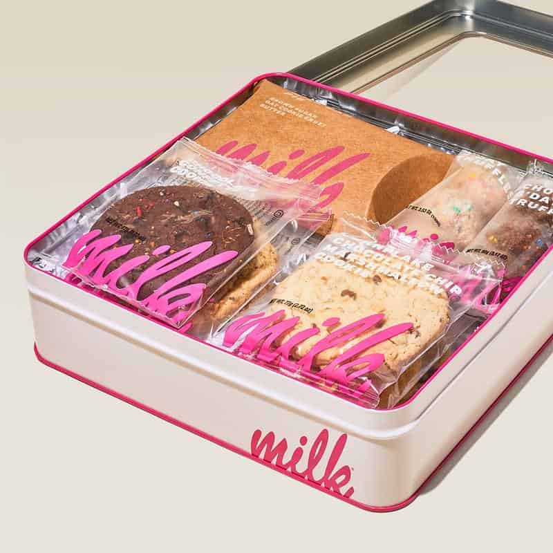 47 Perfect College Graduation Gifts for Girlfriend That She'll