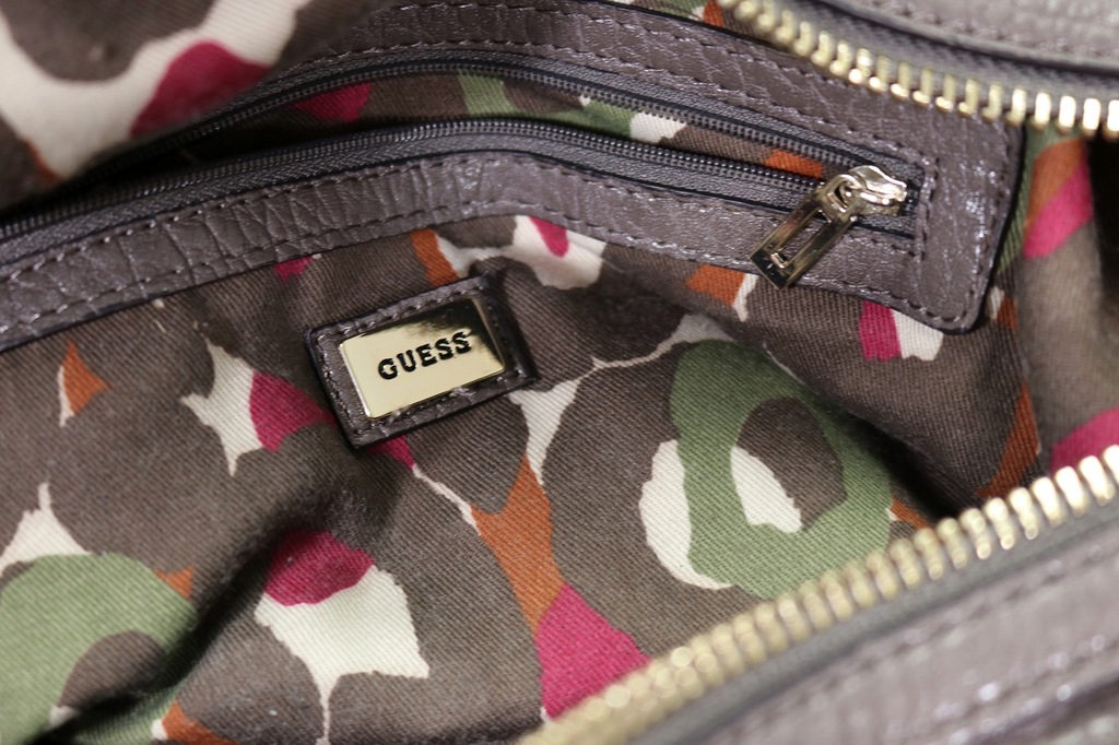 GUESS ! TOREBKA GUESS LOS ANGELES MEGA MODNA GUESS