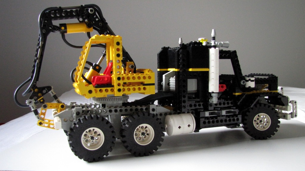 LEGO Technic 8868 ciężarówka pneumatyczna 100 kpl 7084298387