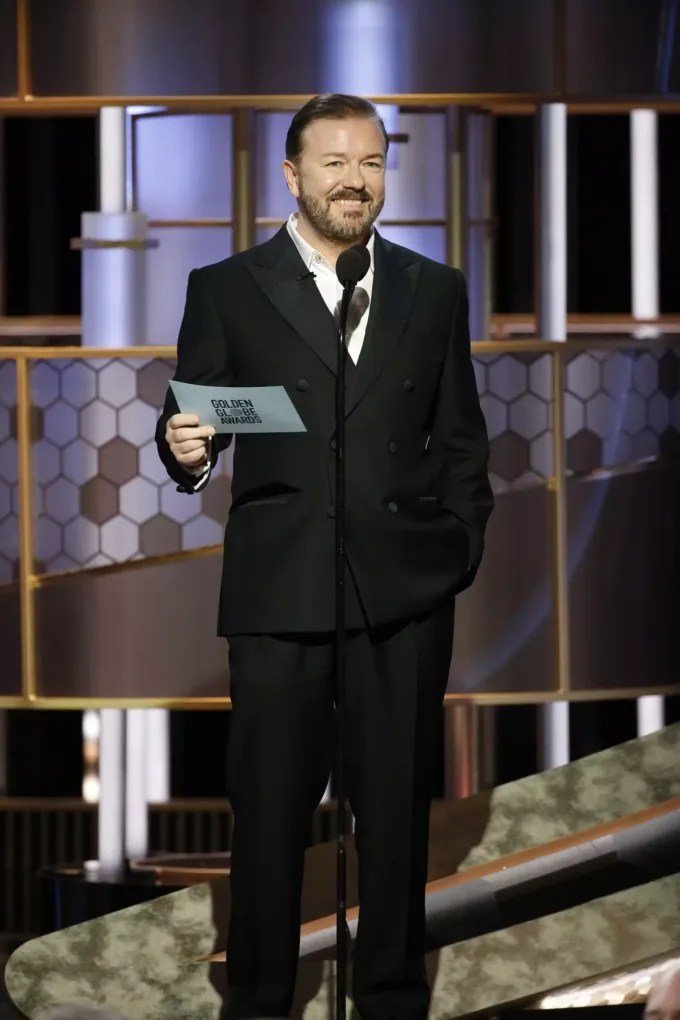 Ricky dene gervais was born in a suburb of reading, berkshire, to eva sophia (house) and lawrence raymond gervais, who was a hod carrier and labourer. Golden Globe Moderator Ricky Gervais Schockt Mit Grusel Spruchen