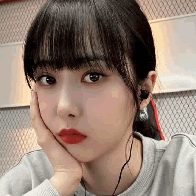 Sinb Sinb Side Eye GIF Sinb Sinb Side Eye Sinb Dog Discover & Share