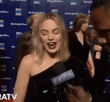 Margot Robbie GIF - Margot Robbie - Discover & Share GIFs