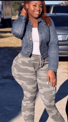 Thick Brunette GIF - Thick Brunette - Discover & Share GIFs