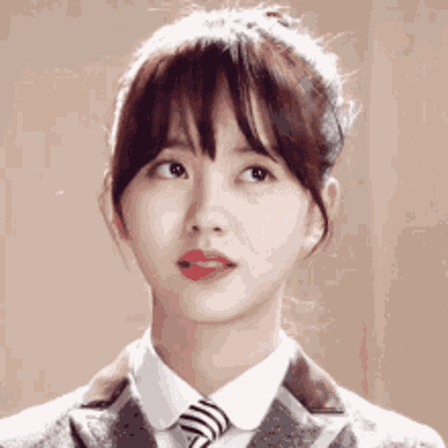 Kim GIF Kim Discover & Share GIFs