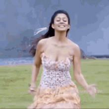Nayanthara Bouncing Boobs GIF - Nayanthara Bouncing Boobs - Discover