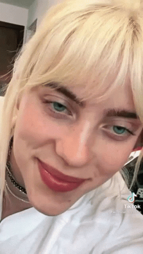 Billie Eilish GIF - Billie Eilish Blonde - Discover & Share GIFs
