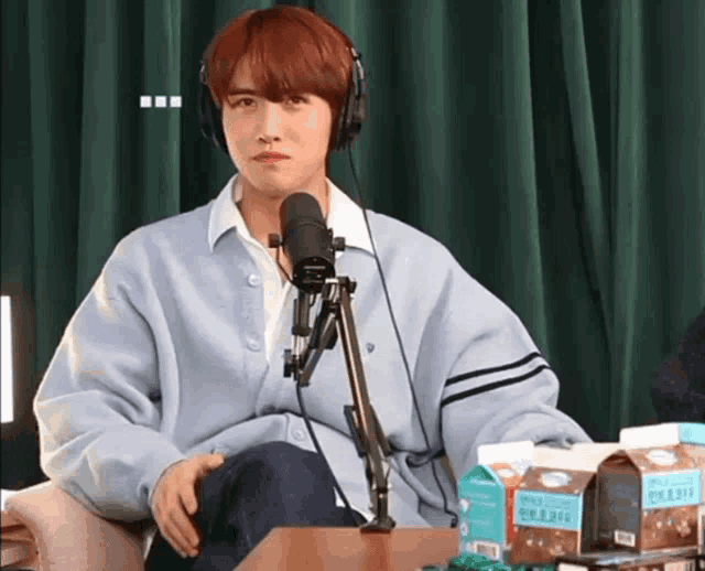 Yeoone Mint Choco GIF Yeoone Mint Choco Pentagon Discover & Share GIFs