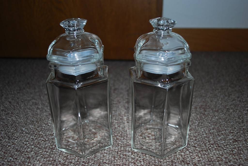 Dekoratives 2er Set Glas mit Deckel / neuwertig in Thurgau kaufen