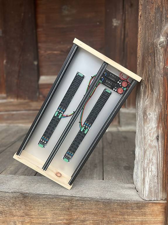 Alpines Eurorack Case aus Bündner Arve mit PSU Canton Argovie tutti.ch