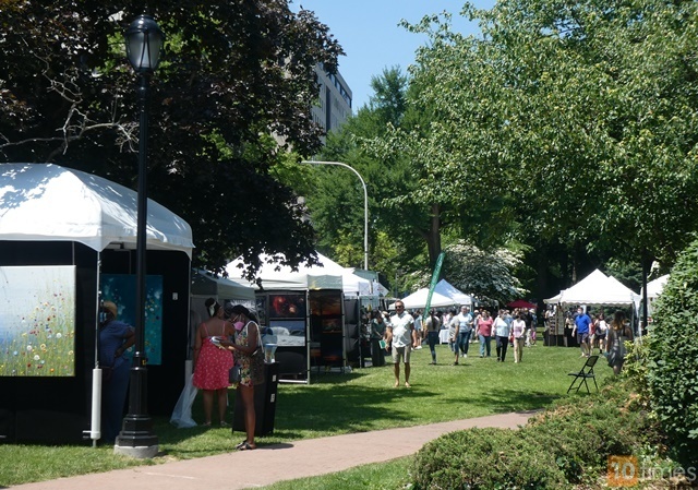 Saugatuck Art Fair 2023 White Plains Outdoor Arts Festival (Jun 2022), White Plains Usa - Trade Show