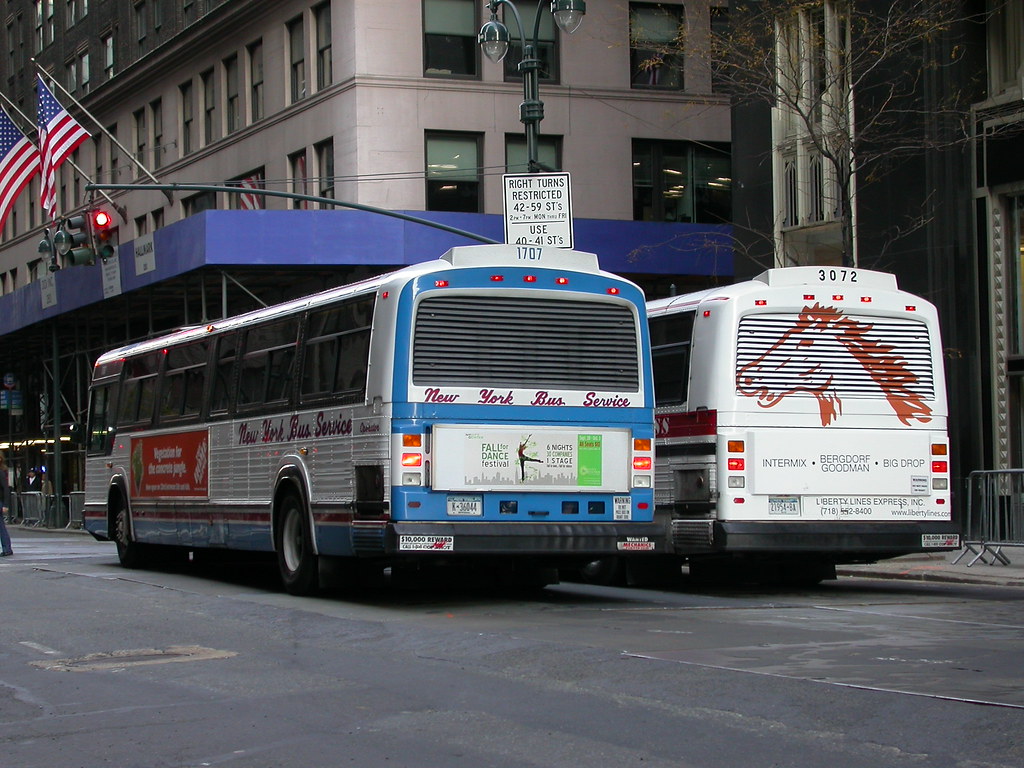 NYC Buses MCI Classic buses of New York Bus Service and Li… Flickr