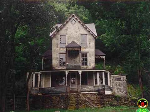 Connecticut Haunted House In 1993 I flew to the States f… Flickr