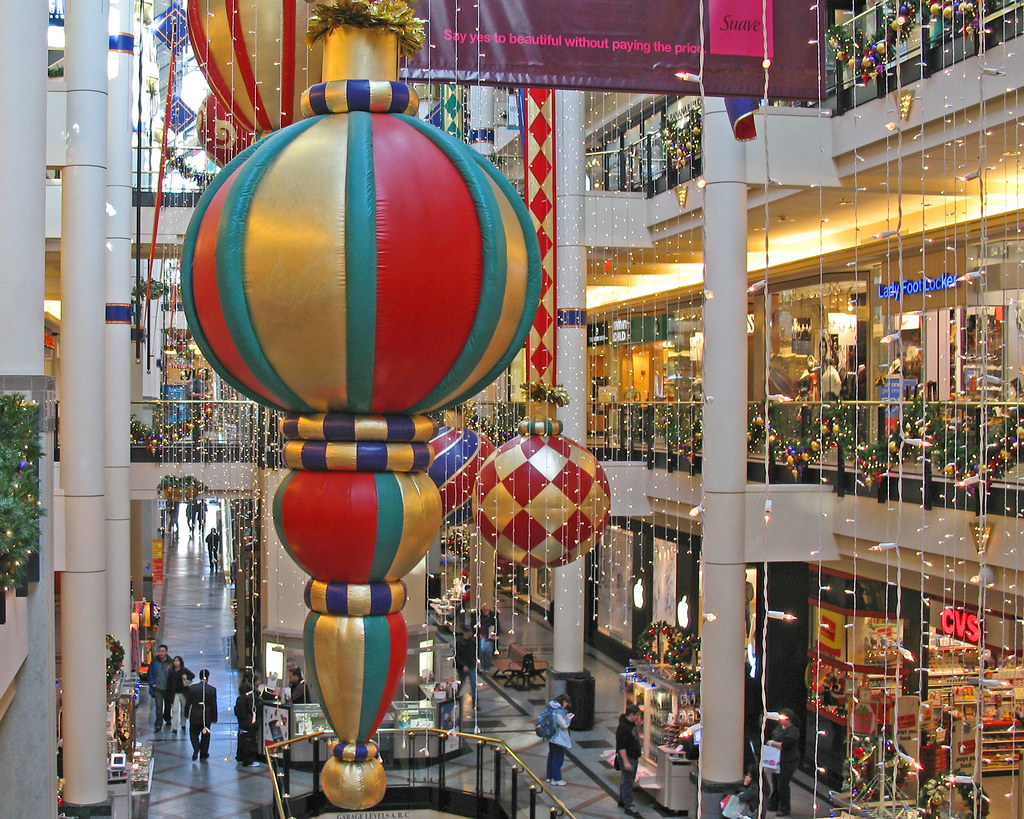 Christmas at the Mall Decorations at the Cambridgeside Gal… Flickr